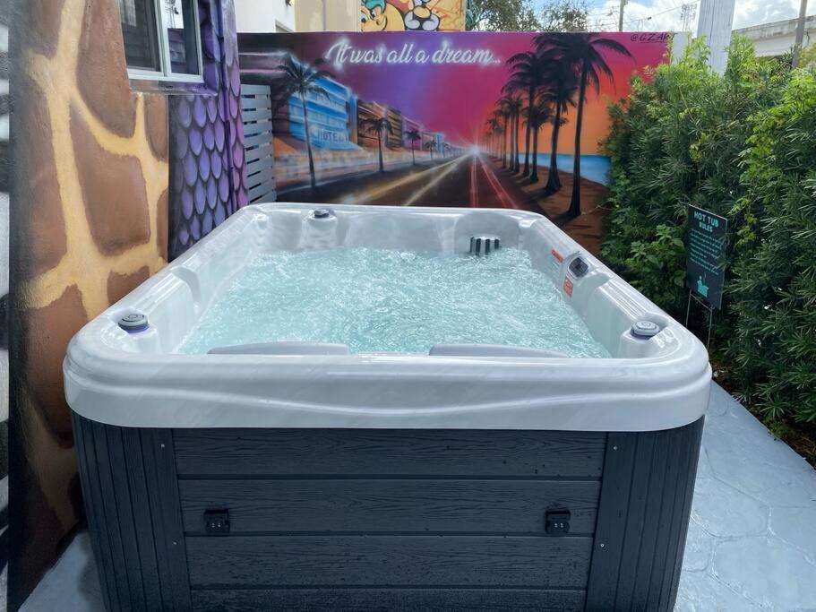 Cozy & Colorful Miami Art Canvas W/Hottub & Murals Eksteriør bilde
